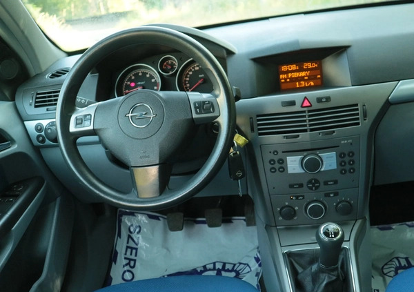 Opel Astra cena 14500 przebieg: 117500, rok produkcji 2004 z Józefów małe 497